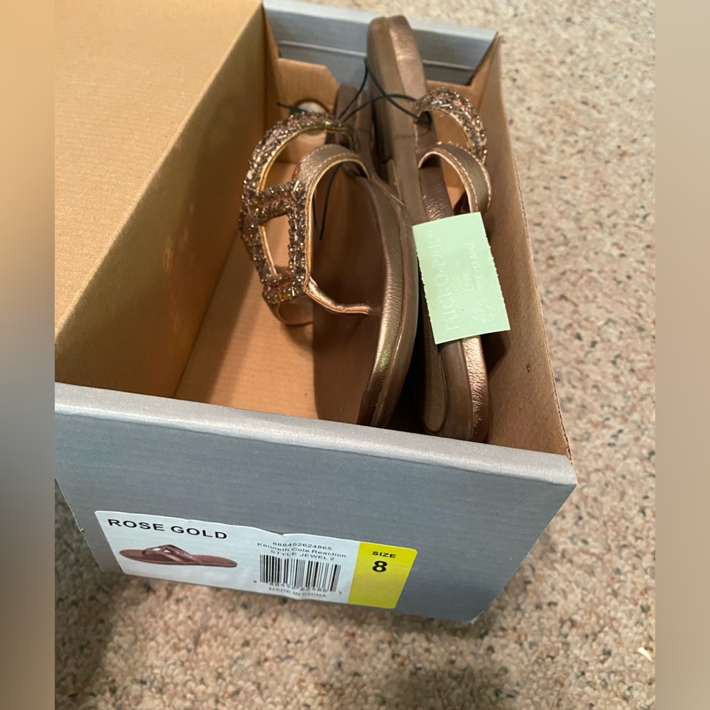 NEW! Kenneth Cole Reaction Jewel 2 Sandal Rose Gold - Picture 9 of 10